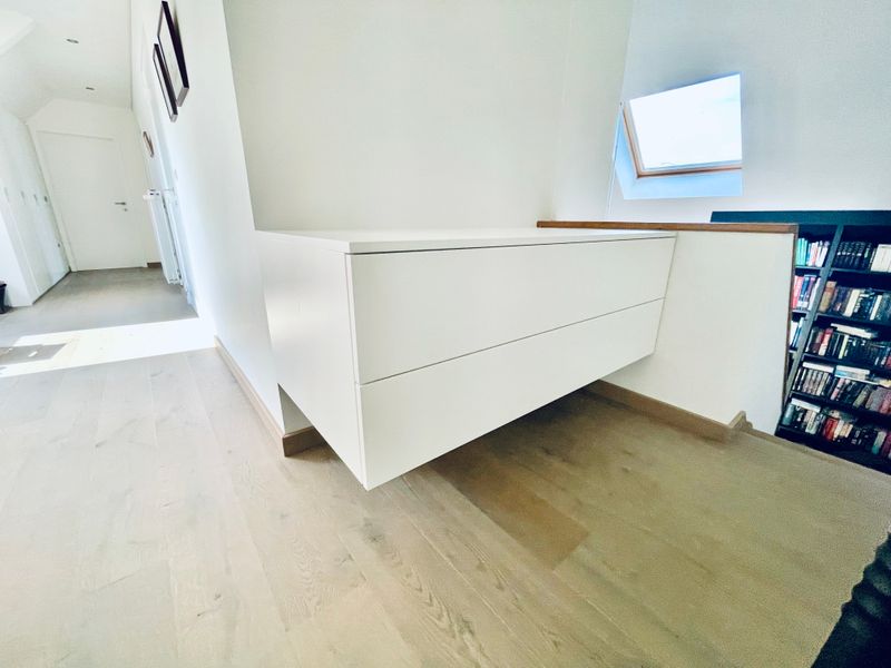 Parketvloer, dressingkast en zwevende ladeblok in Smetlede (21-041)