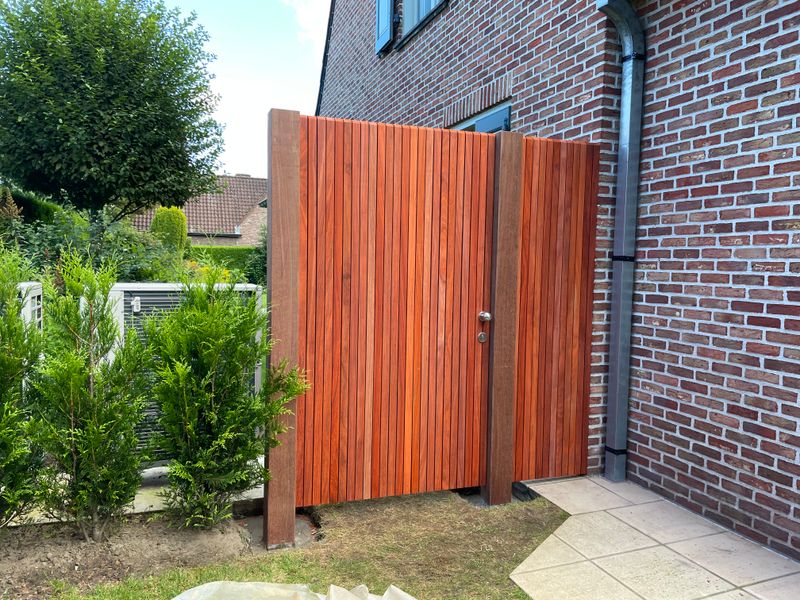 Tuinpoort met code-klavier uit Padouk en Azobé (21-055)