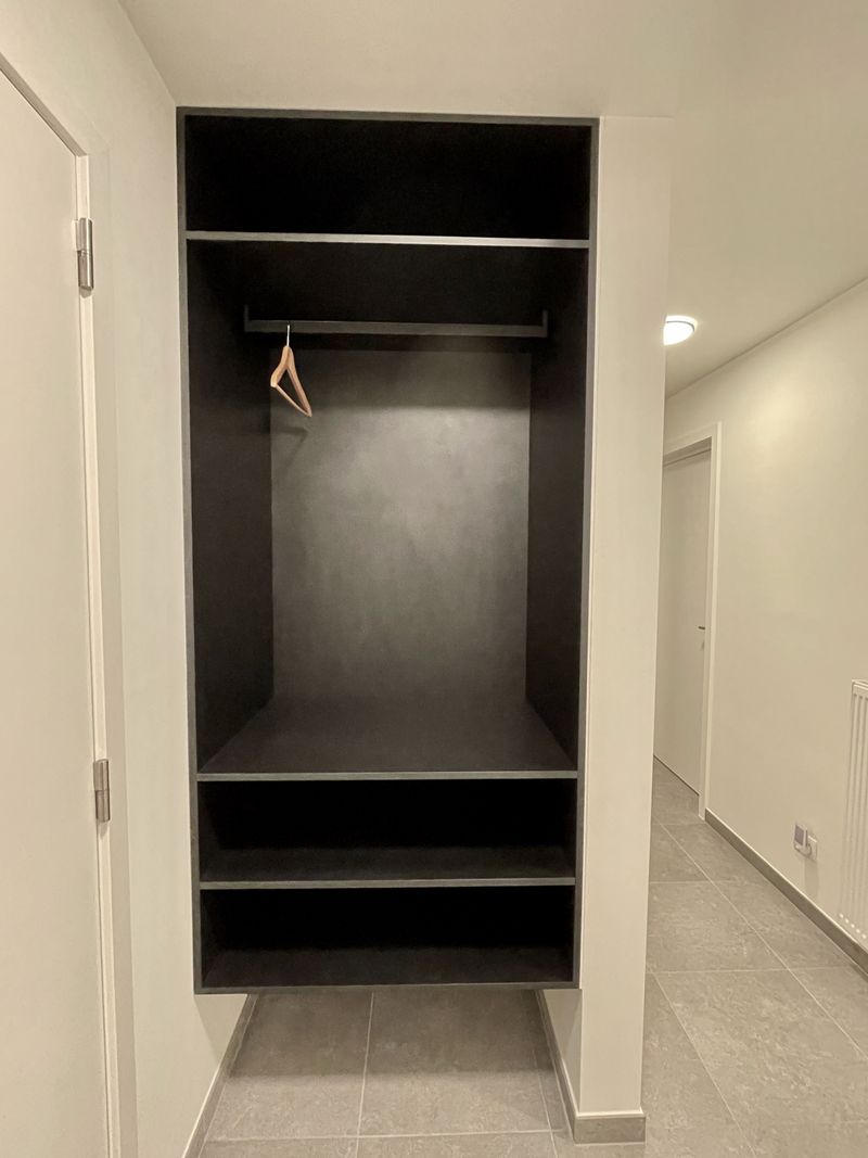 Zwevende vestiaire uit MDF